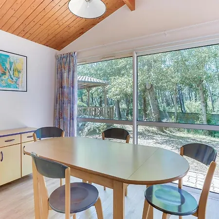 2 Bedroom Cozy In Holiday home La Faute-sur-Mer