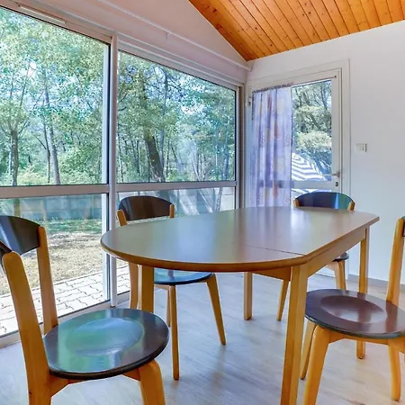 2 Bedroom Cozy In * La Faute-sur-Mer
