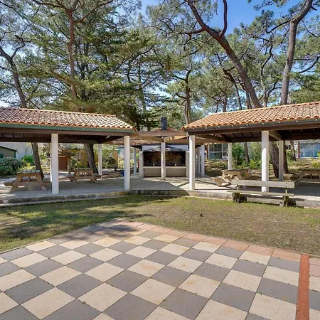 別荘 2 Bedroom Cozy In