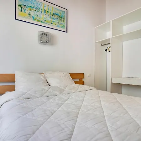 2 Bedroom Cozy In ラ・フォット・シュル・メール