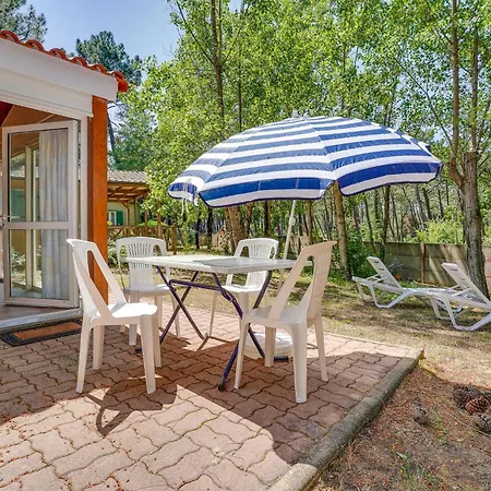 2 Bedroom Cozy In * ラ・フォット・シュル・メール