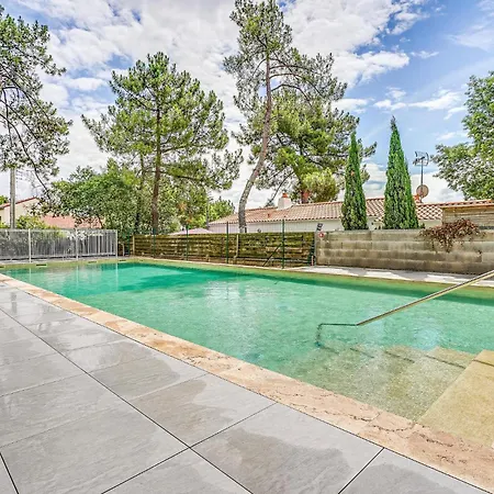 2 Bedroom Cozy In ラ・フォット・シュル・メール