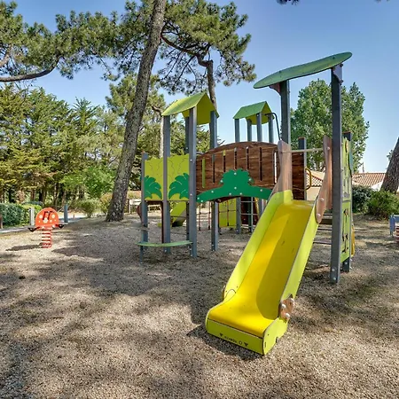 別荘 2 Bedroom Cozy In