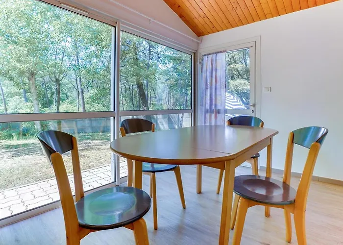 2 Bedroom Cozy In * La Faute-sur-Mer