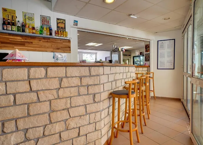 2 Bedroom Cozy In Casa de Férias *